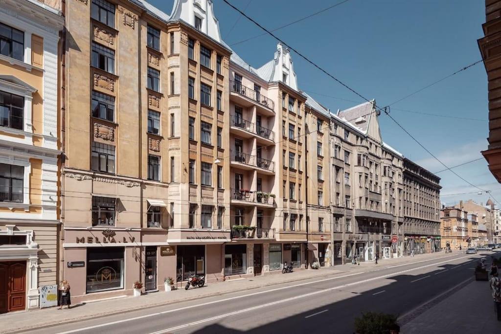 Central & Functional Studio Ρίγα Εξωτερικό φωτογραφία